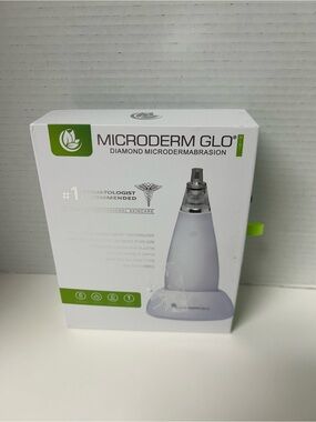 NIB Microderm GLO Diamond Microdermabrasion Device White with Green Accents